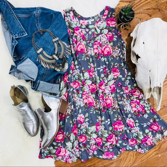 Dresses & Skirts - Floral Dress